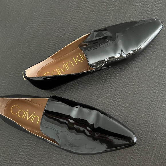 Calvin Klein NWOT Gloss Black Patent Leather Loafers, Women's Size 6.5 - Picture 7 of 7